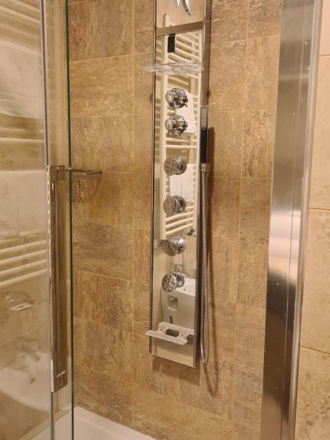 Mediglia Elysium Hotel Raya מראה חיצוני תמונה