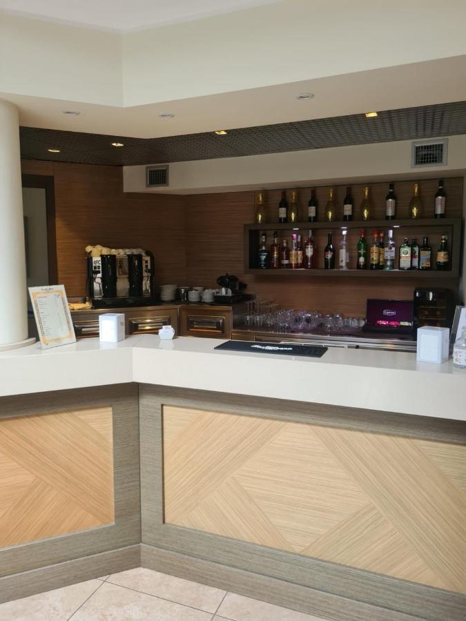 Mediglia Elysium Hotel Raya מראה חיצוני תמונה