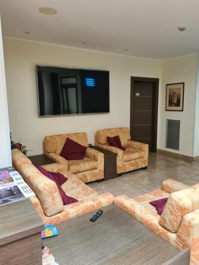 Mediglia Elysium Hotel Raya מראה חיצוני תמונה