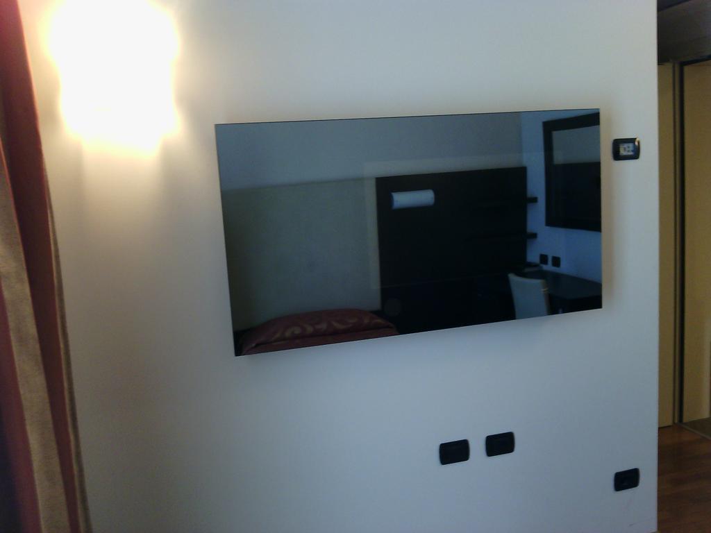 Mediglia Elysium Hotel Raya מראה חיצוני תמונה