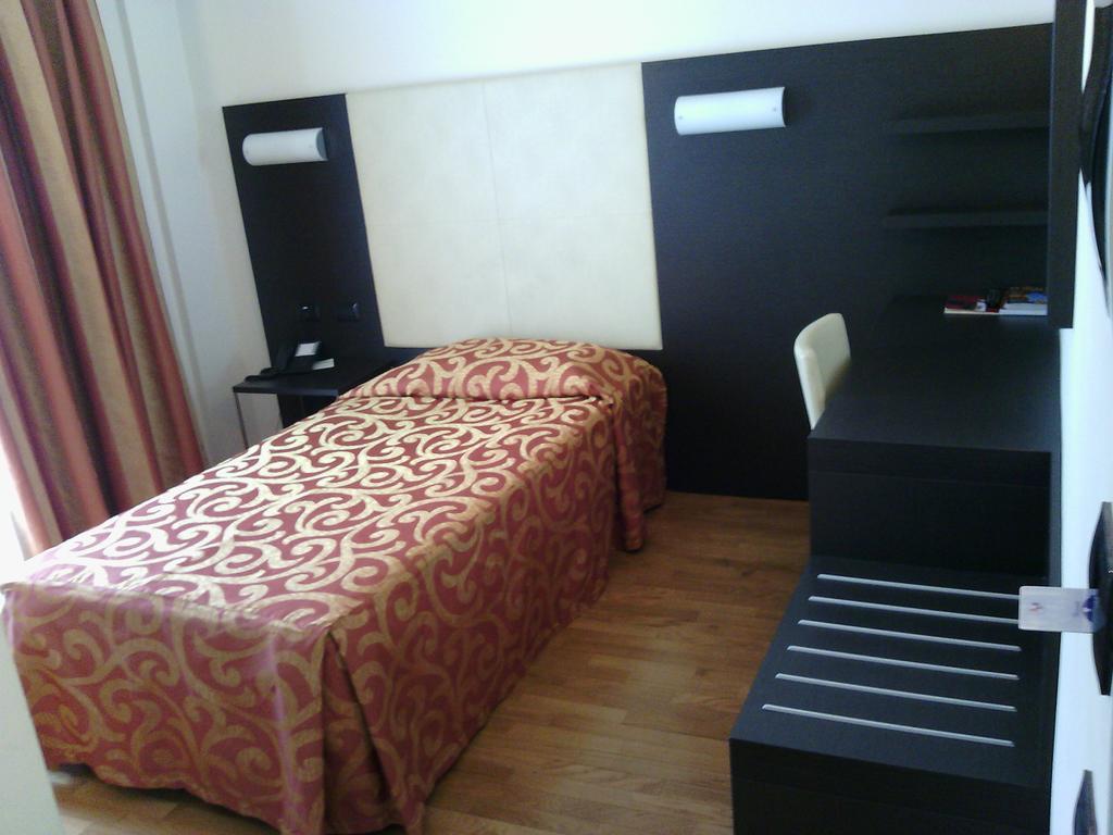 Mediglia Elysium Hotel Raya מראה חיצוני תמונה
